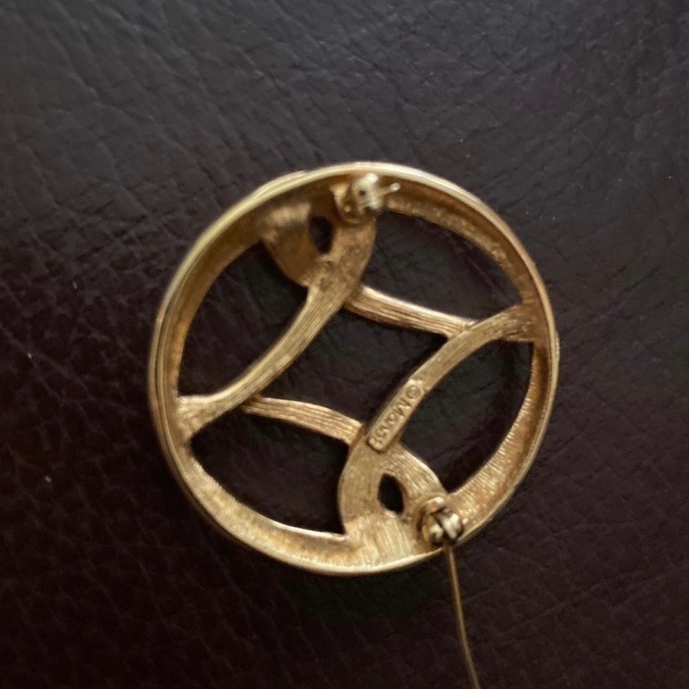 Vintage 80s Monet Signed Gold Tone Modernist Circle Brooch Abstract - Picture 2 of 3